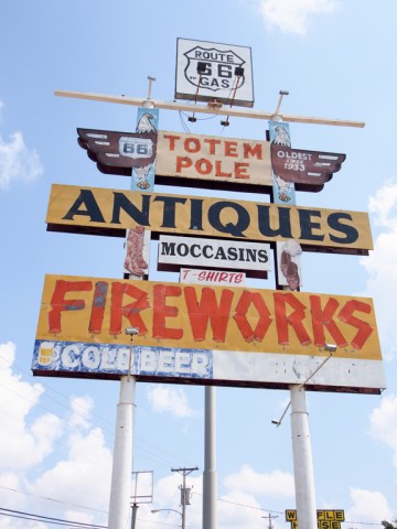 Totem Pole Trading Post, Rolla, Missouri