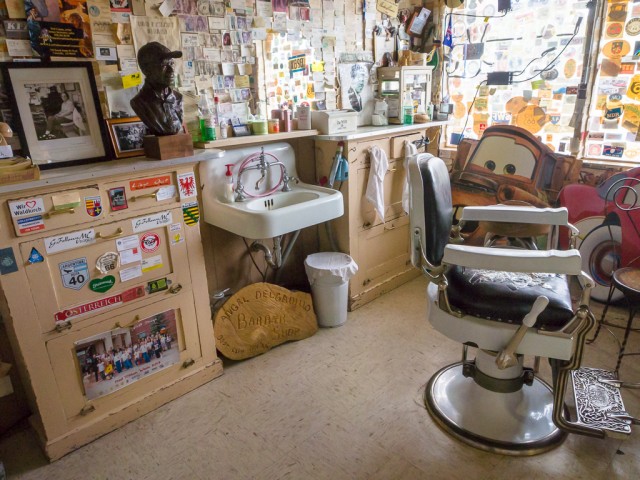 Angel Delgadillo's Barber Chair, Seligman