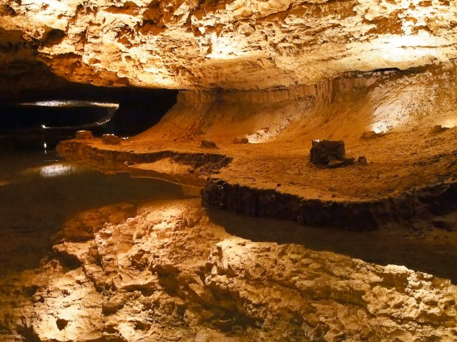 Meramec Caverns, Stanton, Missouri