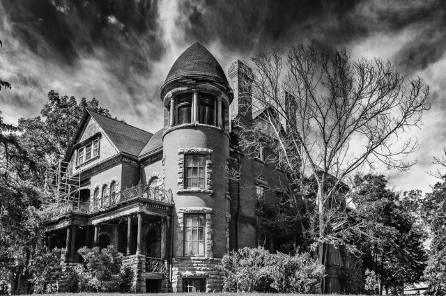 Old Mansion in Petrolia