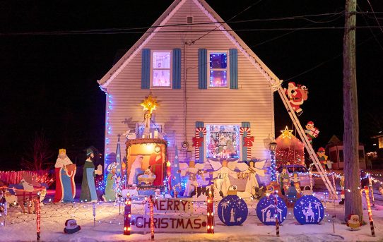 Dec 24, 2019 - Christmas Lights in North Rustico, PEI